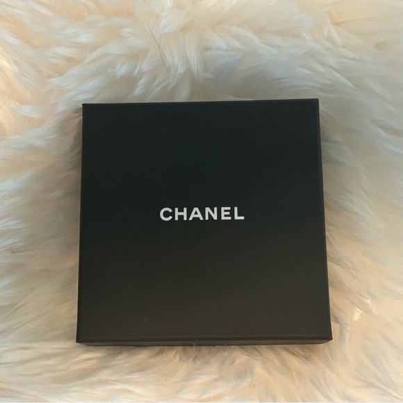 CHANEL Lambskin Faux Pearl More is More cc chain hoops - Picture 2 of 10